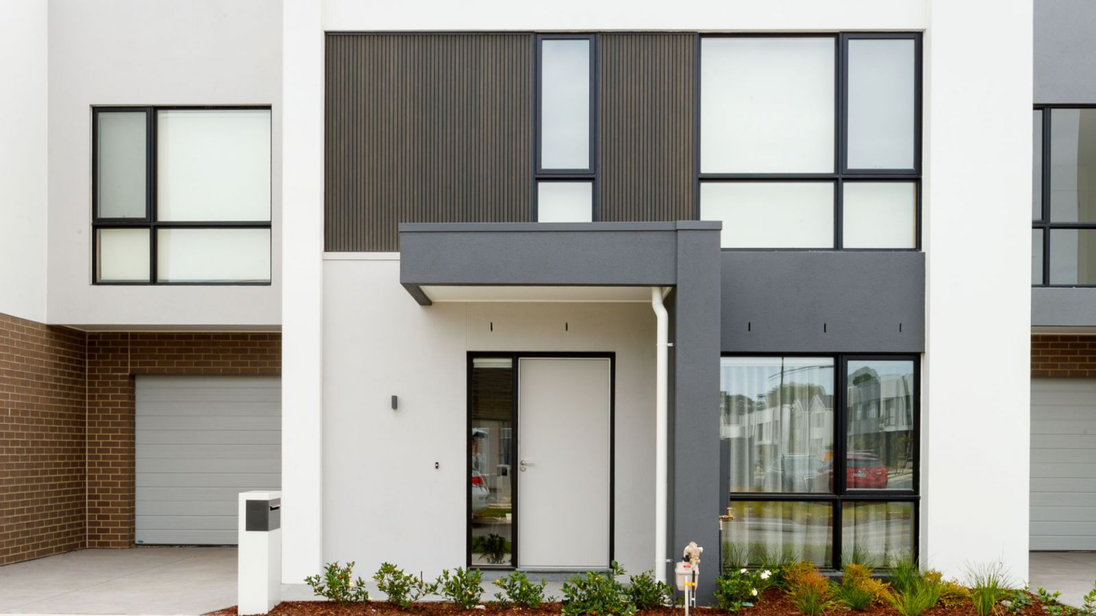 House with no bills Mirvac