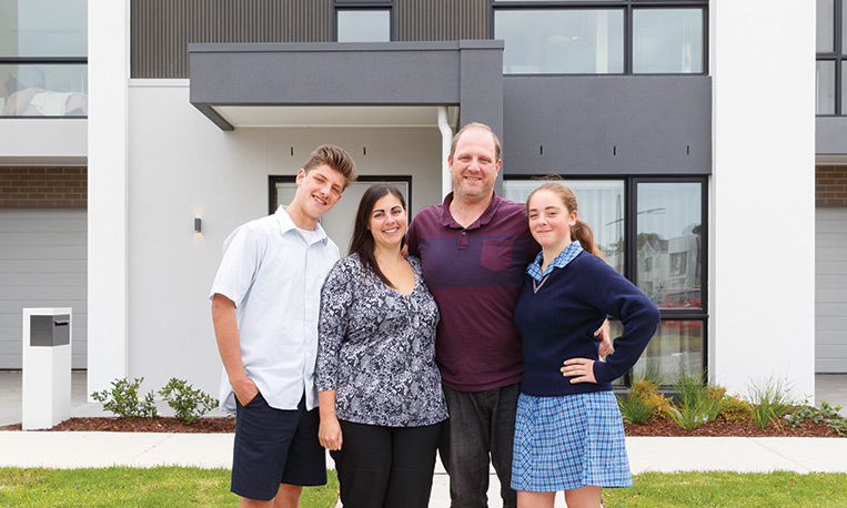 House with no bills family